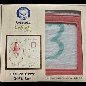 NIB GERBER Organic See Me Grow Gift Set